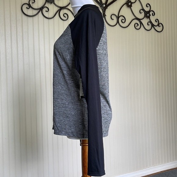 Adidas Swim Tee Size Medium NWT - Picture 6 of 7